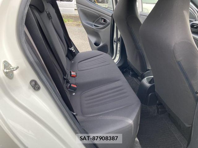 Toyota YARIS 2021-01 6615937-23