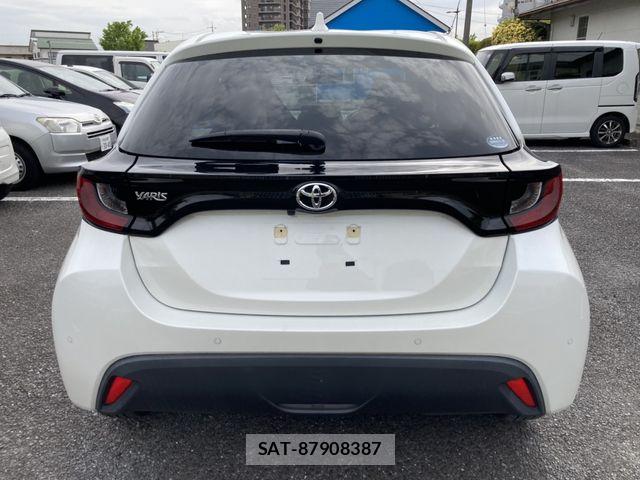 Toyota YARIS 2021-01 6615937-6