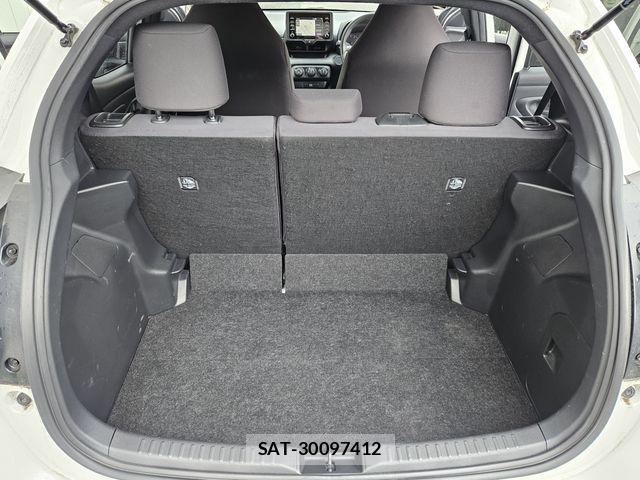 Toyota YARIS 2021-04 6615936-12