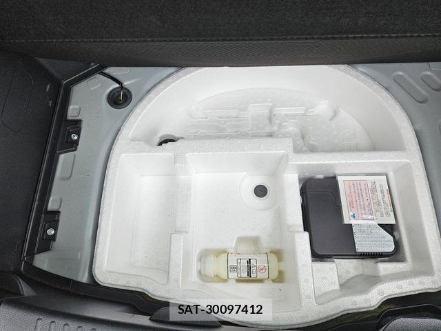 Toyota YARIS 2021-04 6615936-14