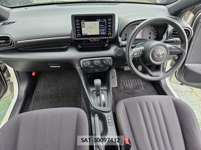 Toyota YARIS 2021-04 6615936-1