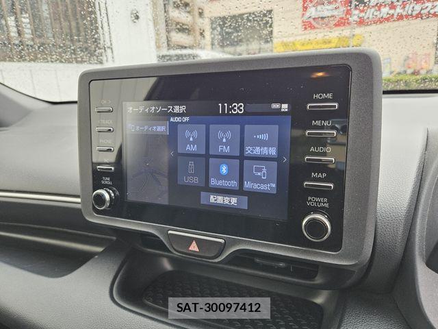 Toyota YARIS 2021-04 6615936-19