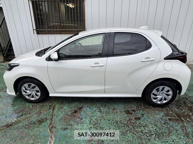 Toyota YARIS 2021-04 6615936-7