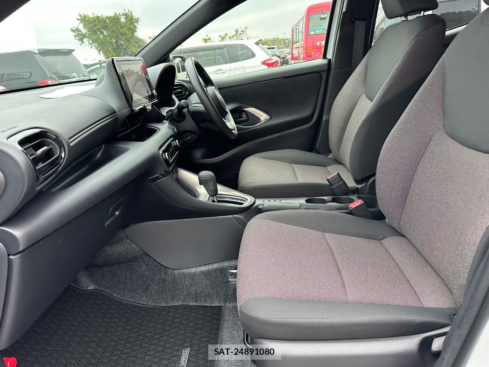 Toyota YARIS 2024-02 6546996-10