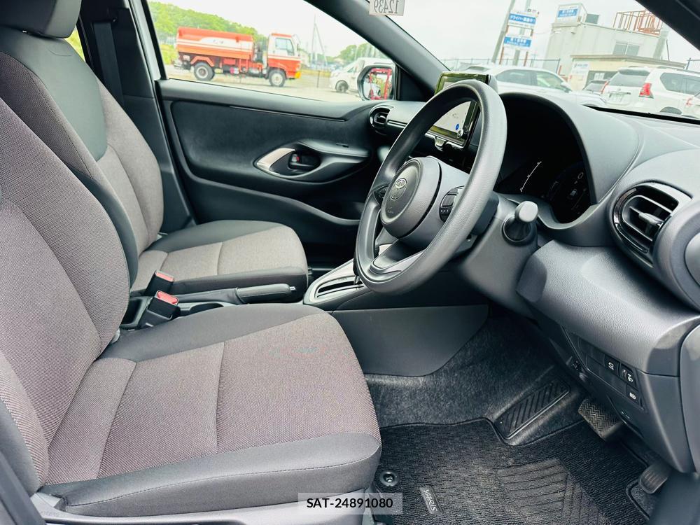 Toyota YARIS 2024-02 6546996-11