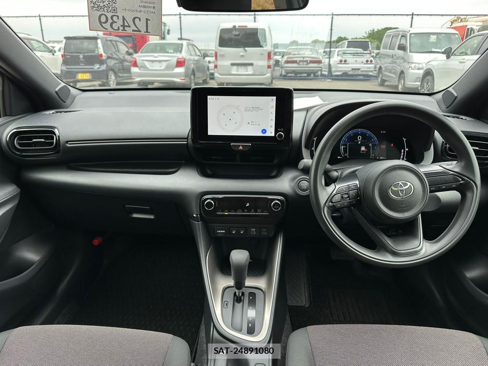 Toyota YARIS 2024-02 6546996-12
