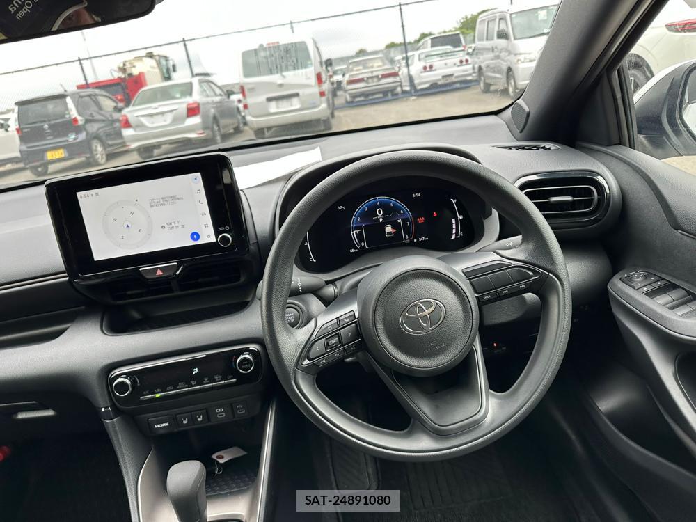 Toyota YARIS 2024-02 6546996-13