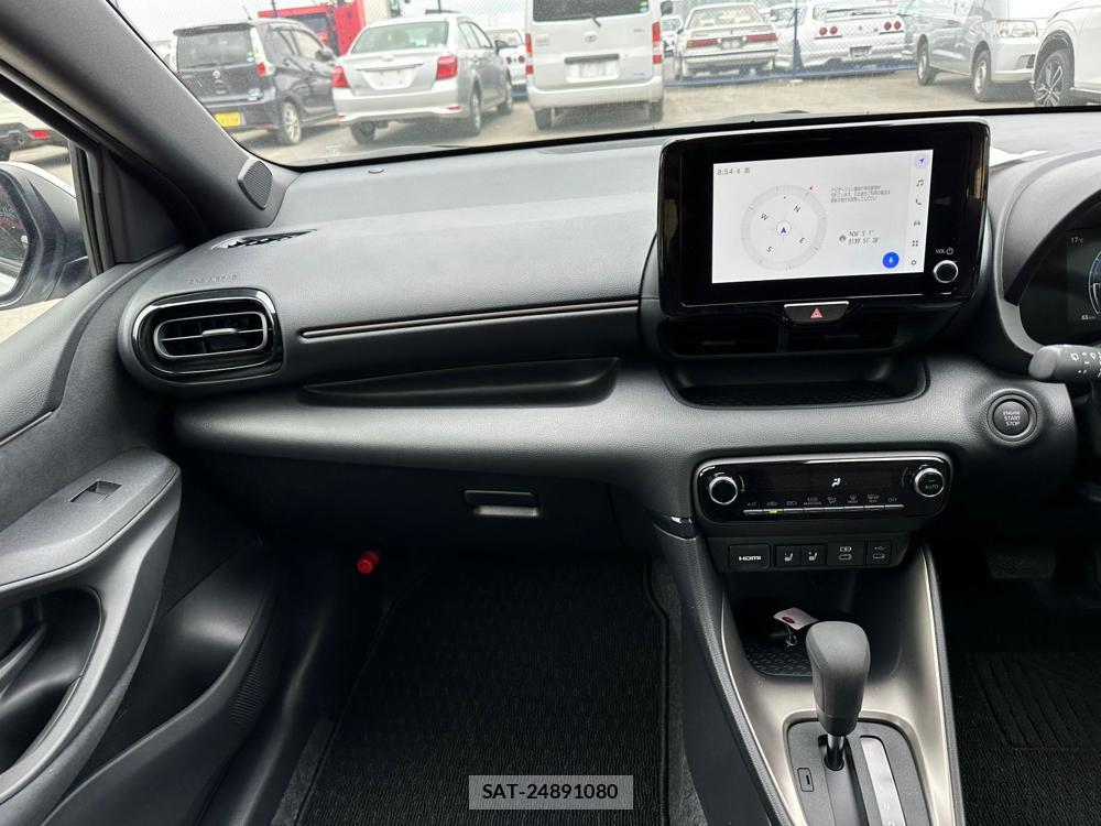 Toyota YARIS 2024-02 6546996-16