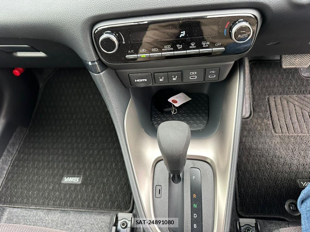 Toyota YARIS 2024-02 6546996-18