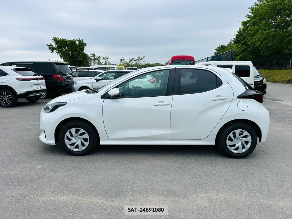 Toyota YARIS 2024-02 6546996-1