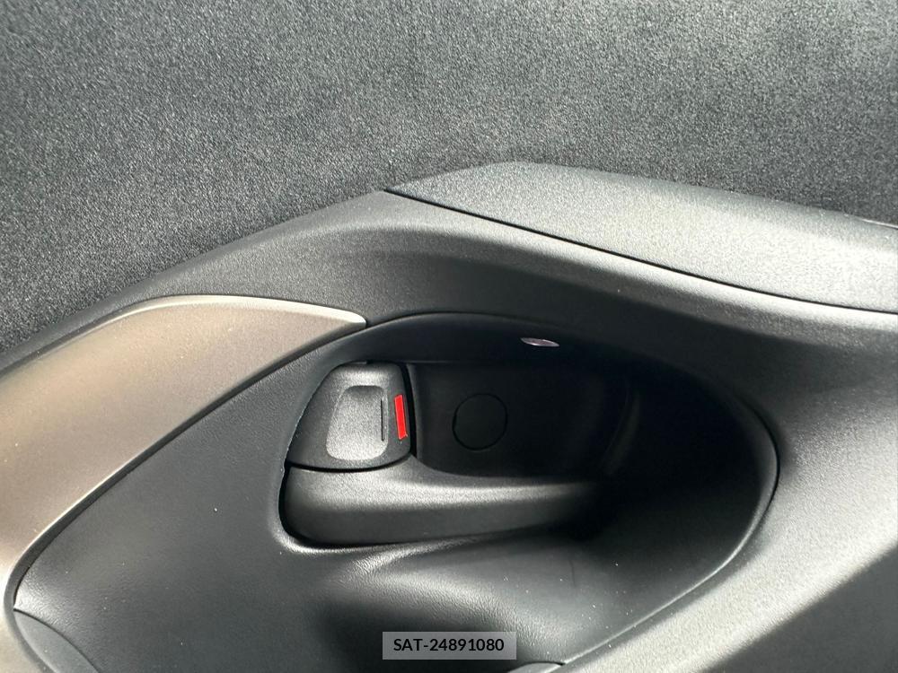 Toyota YARIS 2024-02 6546996-21