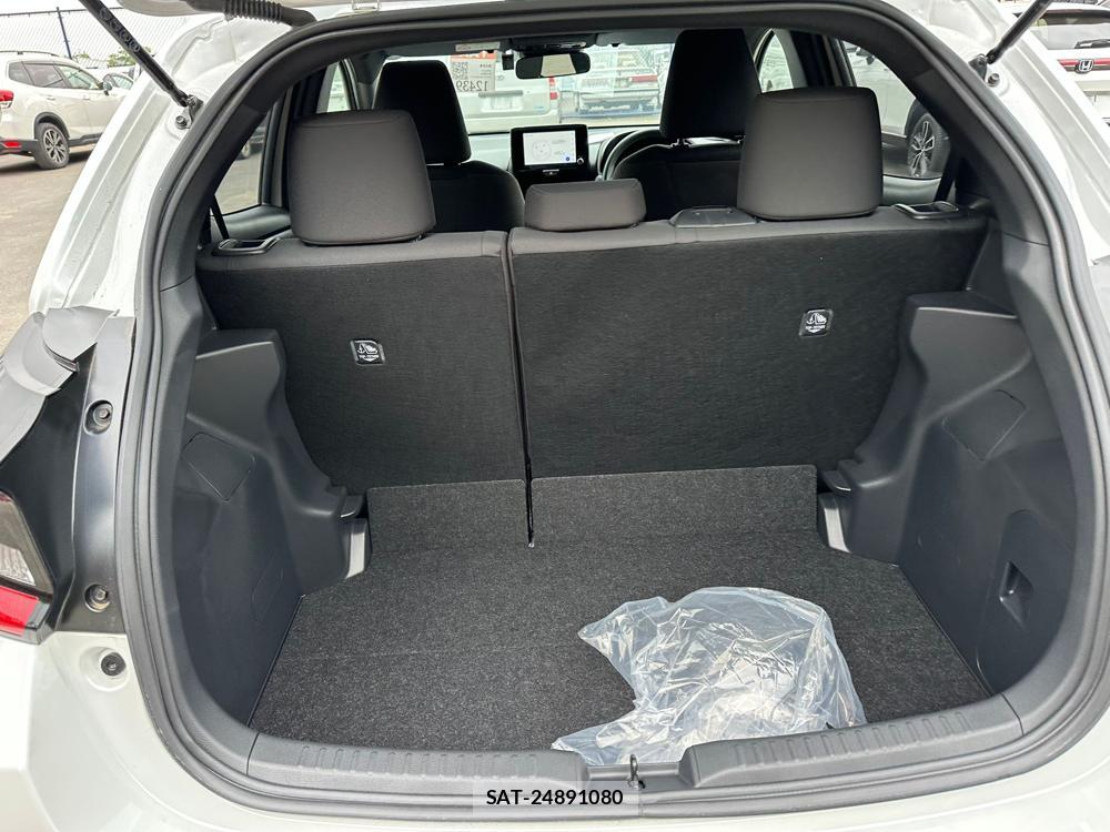 Toyota YARIS 2024-02 6546996-24