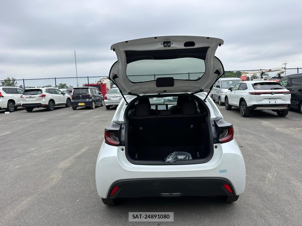 Toyota YARIS 2024-02 6546996-25