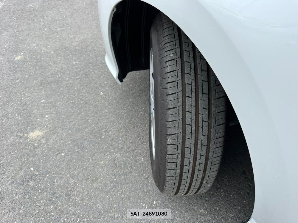 Toyota YARIS 2024-02 6546996-30