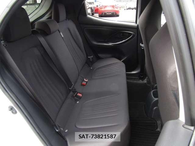 Toyota YARIS 2022-01 6642966-11