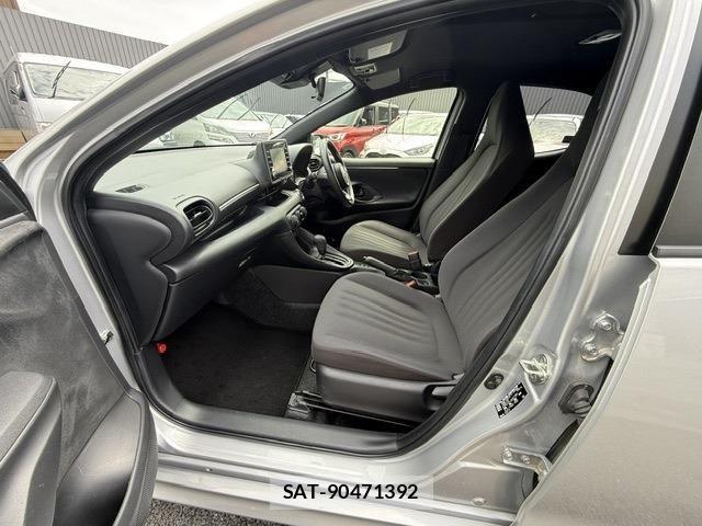 Toyota YARIS 2023-04 6674275-9