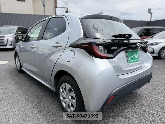 Toyota YARIS 2023-04 6674275-12
