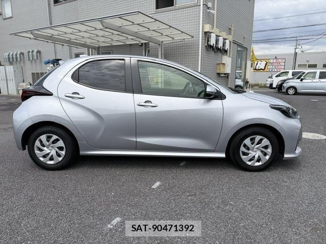 Toyota YARIS 2023-04 6674275-17