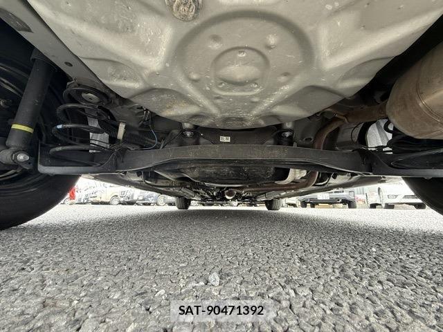 Toyota YARIS 2023-04 6674275-28