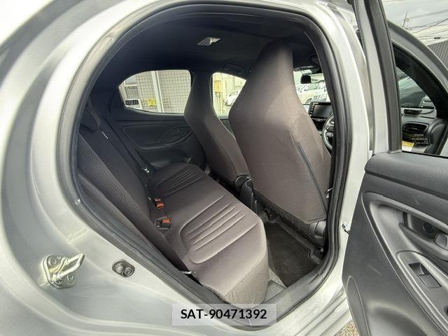 Toyota YARIS 2023-04 6674275-8