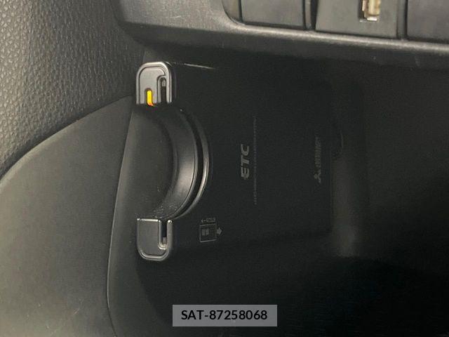 Toyota YARIS 2020-07 6674281-6