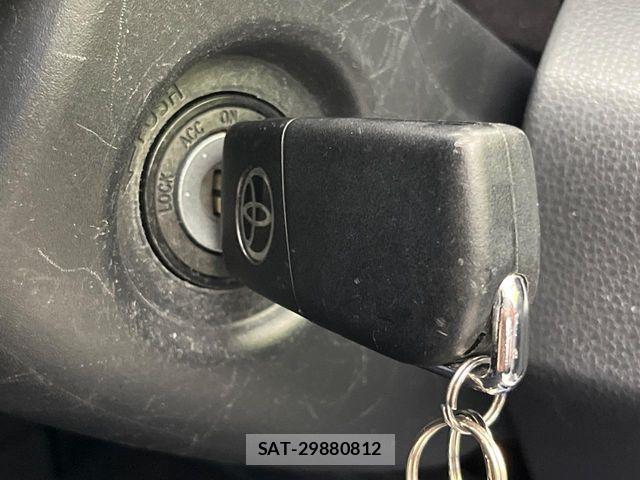 Toyota YARIS 2023-04 6674273-6