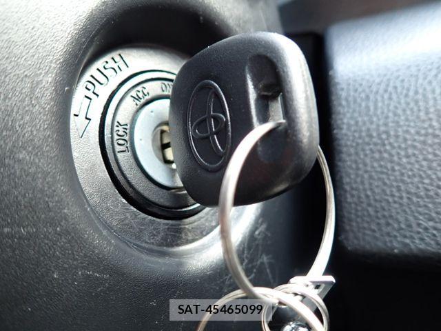 Toyota YARIS 2021-02 6674277-11