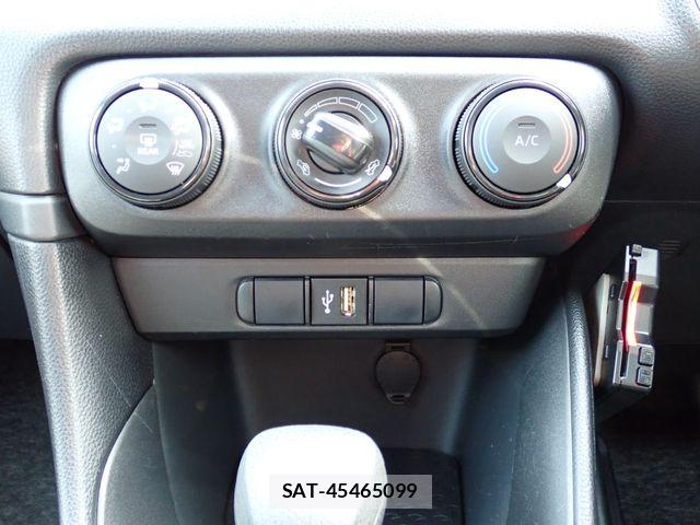 Toyota YARIS 2021-02 6674277-13