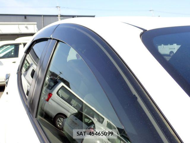 Toyota YARIS 2021-02 6674277-26