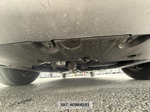 Toyota YARIS 2023-04 6674276-24