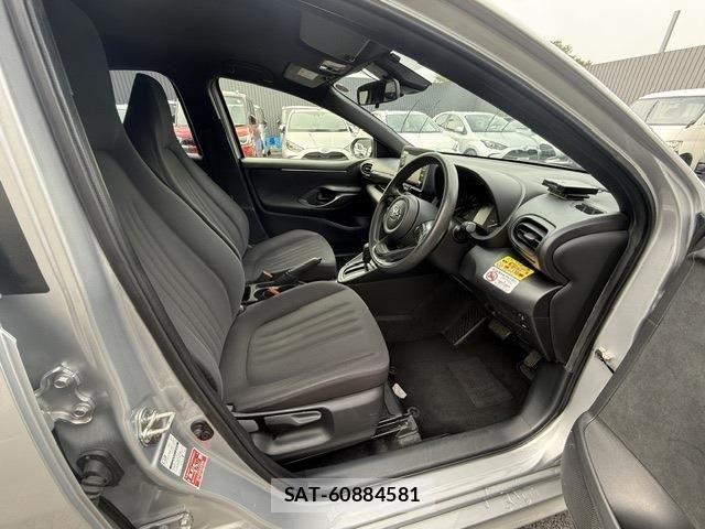 Toyota YARIS 2023-04 6674276-6