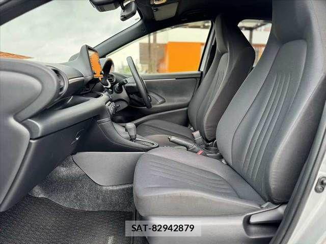 Toyota YARIS 2021-04 6678916-16