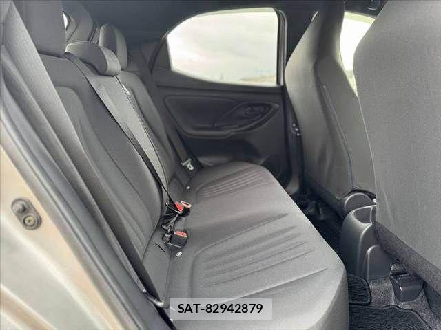 Toyota YARIS 2021-04 6678916-18