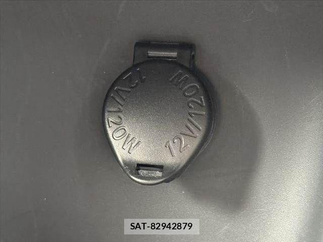 Toyota YARIS 2021-04 6678916-26