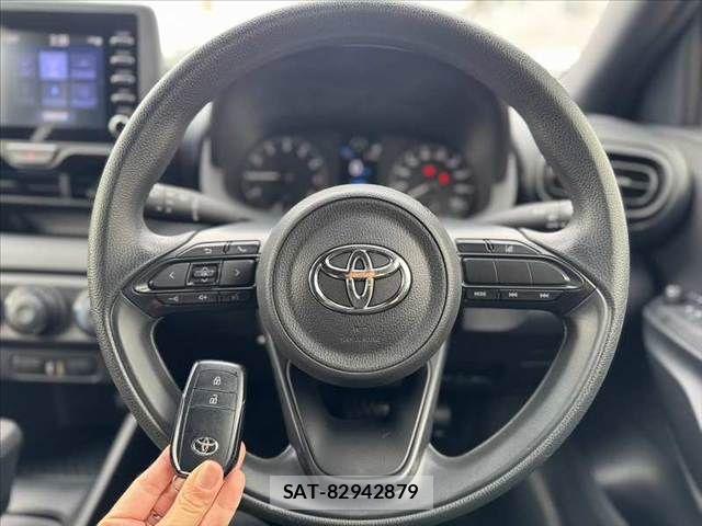 Toyota YARIS 2021-04 6678916-4