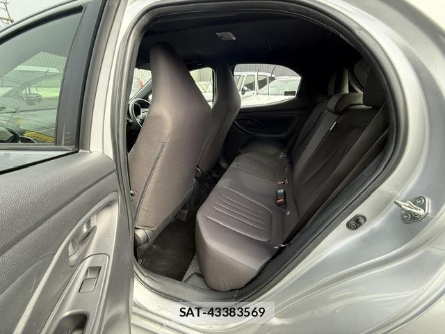 Toyota YARIS 2023-04 6678913-9