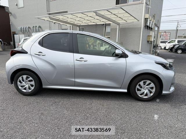 Toyota YARIS 2023-04 6678913-16