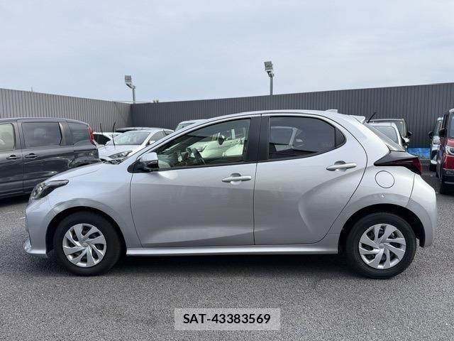 Toyota YARIS 2023-04 6678913-17