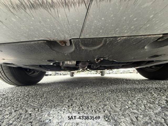 Toyota YARIS 2023-04 6678913-24