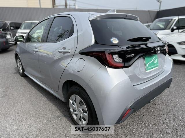 Toyota YARIS 2023-04 6678914-12