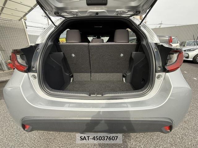 Toyota YARIS 2023-04 6678914-15