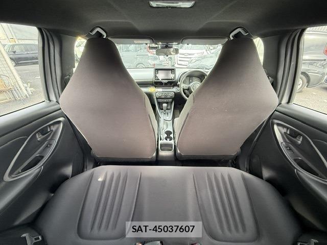 Toyota YARIS 2023-04 6678914-16