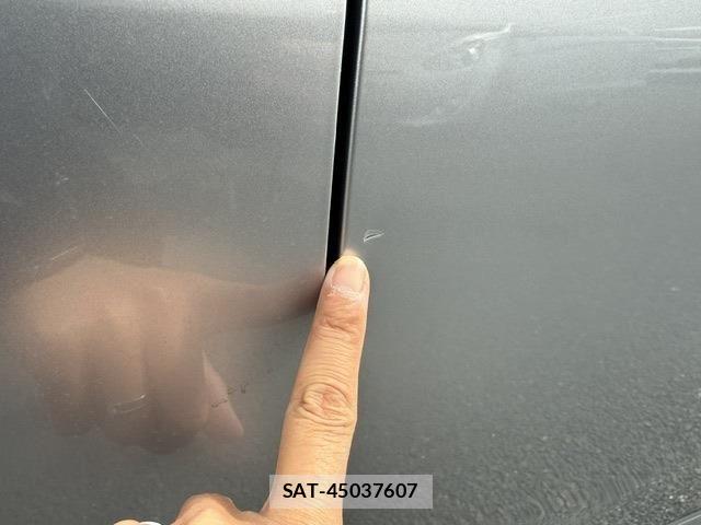 Toyota YARIS 2023-04 6678914-24
