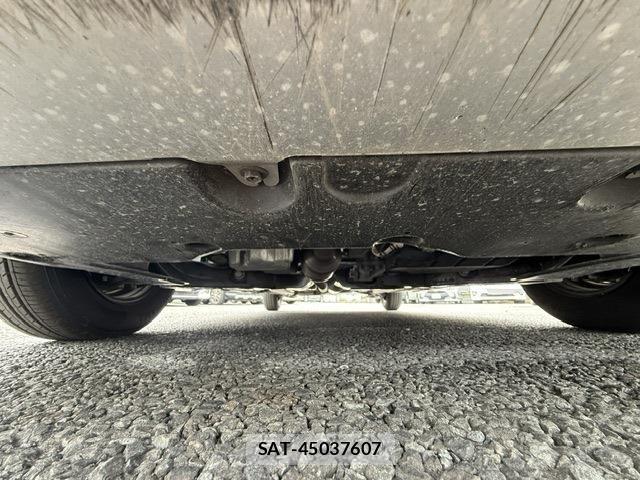 Toyota YARIS 2023-04 6678914-25