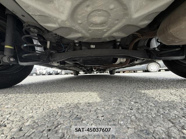 Toyota YARIS 2023-04 6678914-26