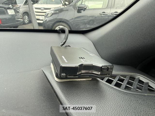 Toyota YARIS 2023-04 6678914-6