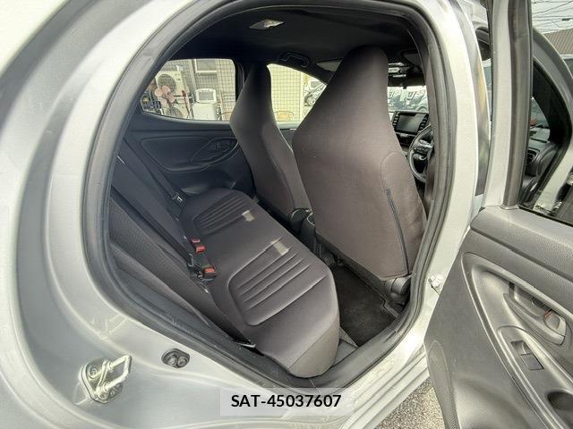 Toyota YARIS 2023-04 6678914-8