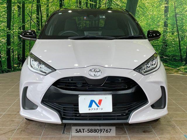Toyota YARIS 2021-05 6678912-13