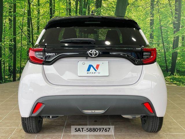 Toyota YARIS 2021-05 6678912-14