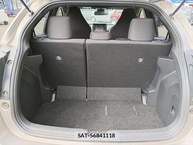Toyota YARIS 2021-05 6684095-11